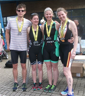 Mid Sussex Tri Members Dan Anniston, Lucy Rowe, Sally Gardner & Hannah Droscher.jpg